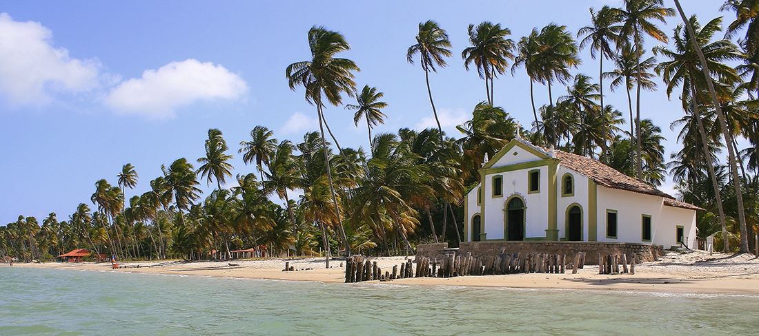 Capela de São Benedito na Praia dos Carneiros